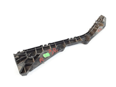 מעבר לדף תומך פגוש אחורי ימין על דופן כנף עליון לסקודה ראפיד (ספייסבק) 2013-2025