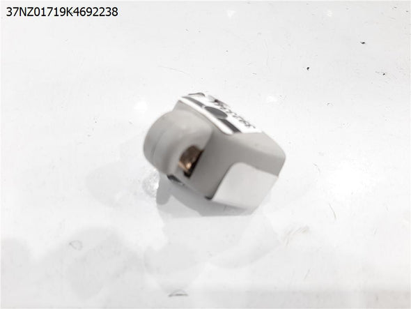 תפס למגן שמש שמאל לסקודה פביה 2015-2021