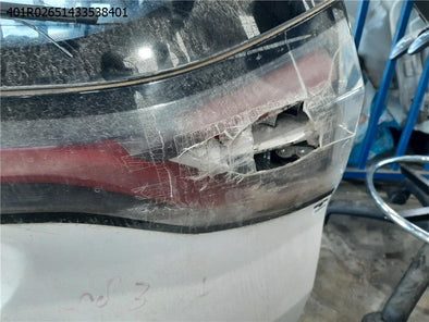 מעבר לדף דלת מטען לפורד אדג' 2015-2025