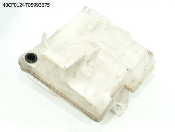 מיכל מתיז מים קדמי לפורד פוקוס 2011-2018