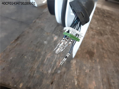 מעבר לדף דלת קדמית שמאל/סטיישן לפורד פוקוס 2011-2018