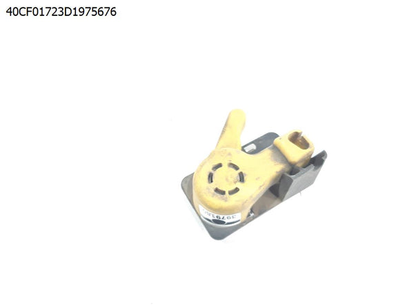 ידית פתיחת מכסה מנוע פנימית לפורד פוקוס 2011-2018