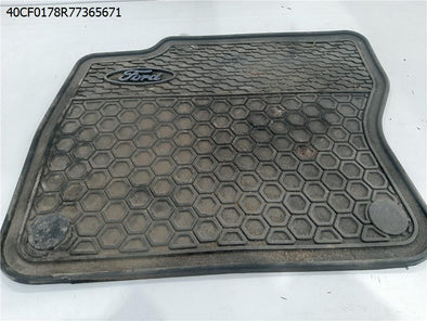 מעבר לדף שטיח גומי/בד אחורי ימין לפורד פוקוס 2011-2018