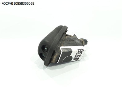 מעבר לדף מתיז מים קדמי ימין לשמשה קדמית לפורד פוקוס 2008-2011