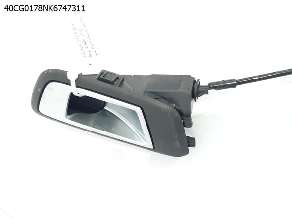 ידית פנימית לפתיחת דלת אחורית שמאל לפורד פיאסטה 2013-2018