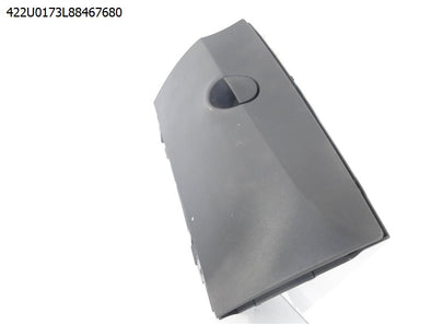 מעבר לדף תא כפפות תחתון ימני לפיאט 500 2016-2021