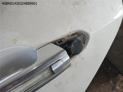 מעבר לדף דלת אחורית שמאל לקאדילק ATS 2013-2019