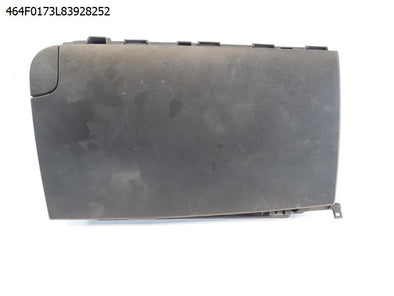 מעבר לדף תא כפפות תחתון ימני לקיה פורטה 2013-2018