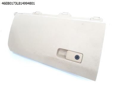 מעבר לדף תא כפפות תחתון ימני לקיה קרנבל 2015-2021