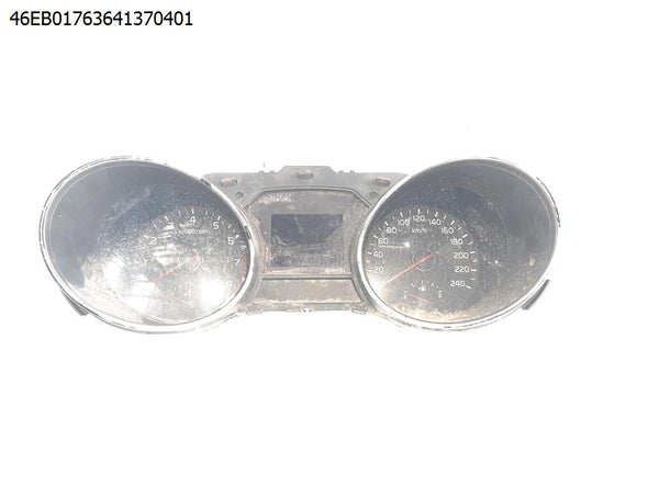 לוח שעונים דיגיטלי לקיה קרנבל 2015-2021