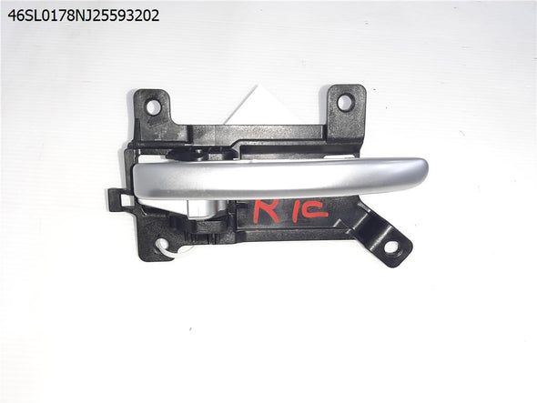 ידית פנימית לפתיחת דלת אחורית ימין לקיה סלטוס 2020-2024