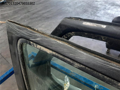 מעבר לדף דלת קדמית ימין לקרייזלר רנגלר PHEV 2021-2025