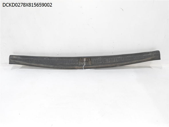 פלסטיק כיסוי מנעול סטרייקר אחורי לדאצ'יה דאסטר 2018-2024