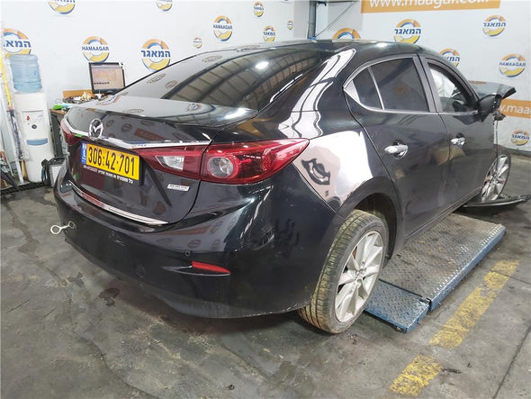 תומך פגוש אחורי ימין על דופן כנף עליון למזדה 3 2013-2019