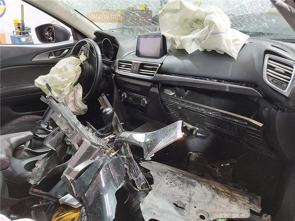 תומך פגוש אחורי ימין על דופן כנף עליון למזדה 3 2013-2019