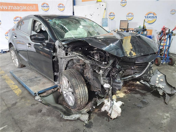 תומך פגוש אחורי ימין על דופן כנף עליון למזדה 3 2013-2019