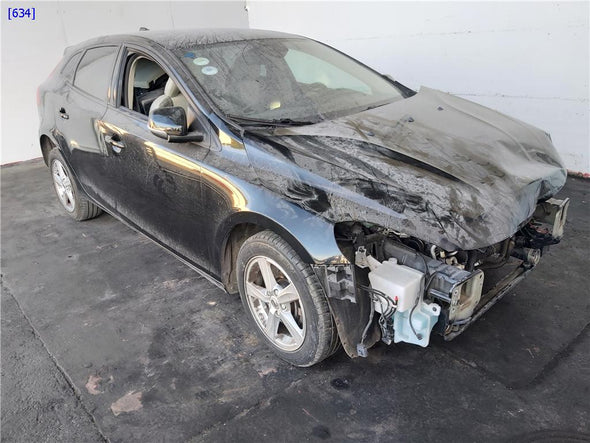 מתג אורות חרום לוולבו V40 2013-2024