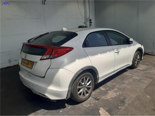 נקבה לחגורת בטיחות קדמית ימין+נפץ להונדה סיוויק 5 דלתות 2012-2017