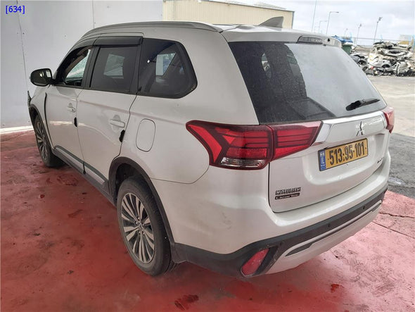 שטיח גומי/בד קדמי ימין למיצובישי אוטלנדר 2013-2021