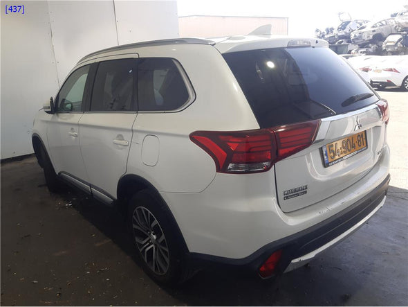 ראי פנימי חשמלי למיצובישי אוטלנדר 2013-2021