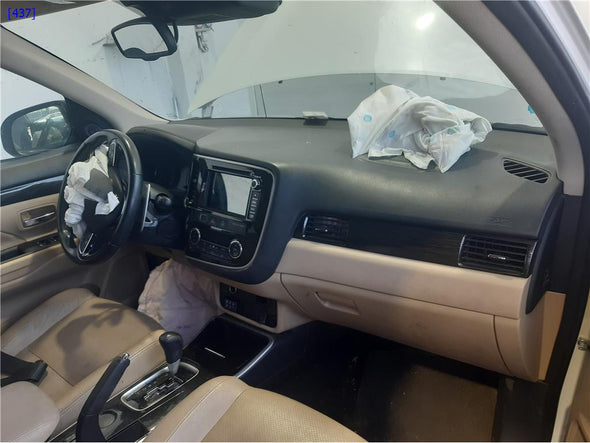 ראי פנימי חשמלי למיצובישי אוטלנדר 2013-2021