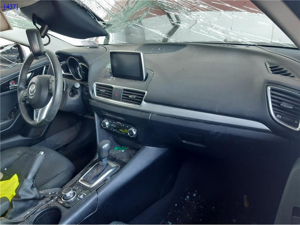 מחזיר אור לפגוש אחורי ימין למזדה 3 2013-2019