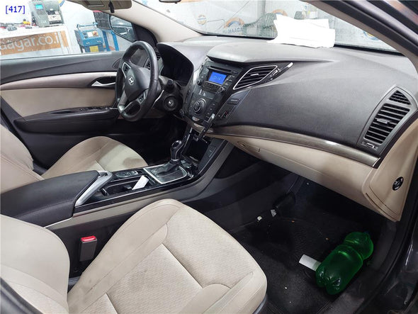 נקבה לחגורת בטיחות קדמית ימין ליונדאי I40 2012-2015