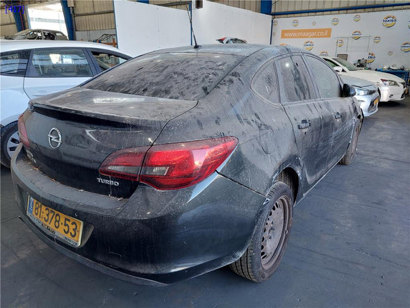 תא איחסון מתחת להגה לאופל אסטרה 2011-2017