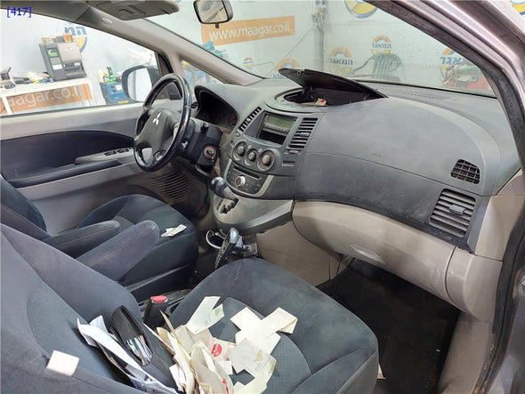 ציר תחתון דלת קדמית שמאל למיצובישי גרנדיס 2005-2011