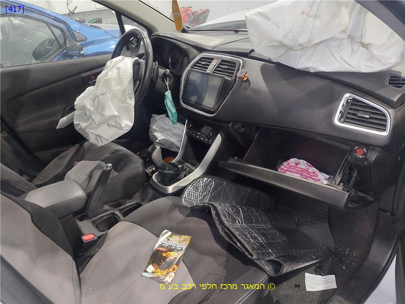 פלסטיק השלמה לידית חיצונית דלת קדמית שמאל לסוזוקי SX4 קרוסאובר 2013-2022