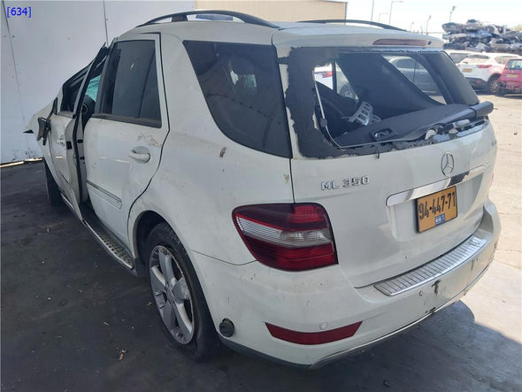 מחזיר אור לפגוש אחורי שמאל למרצדס 164 M 2006-2012