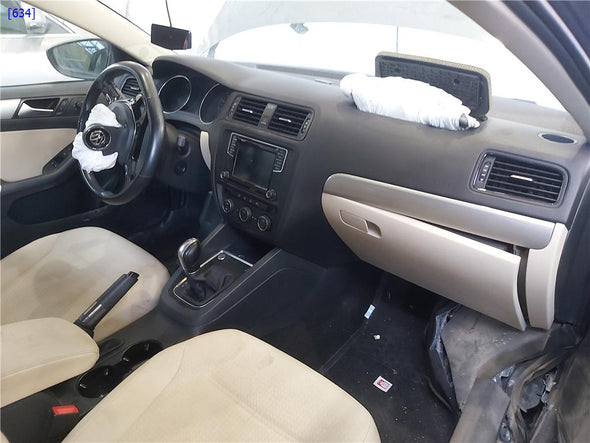 תומך פגוש אחורי שמאל על דופן כנף עליון לפולקסווגן ג'טה 2011-2021