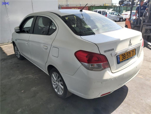 כיסוי פלסטיק בפגוש קדמי לוו גרירה למיצובישי אטראז' 2013-2021