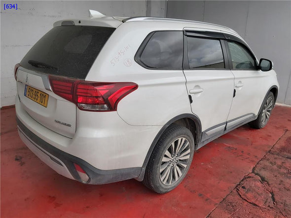 מיכל אבק למיצובישי אוטלנדר 2013-2021