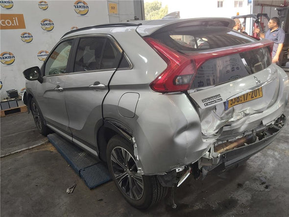 תושבת לוחית רישוי קדמית למיצובישי אקליפס קרוס 2018-2021