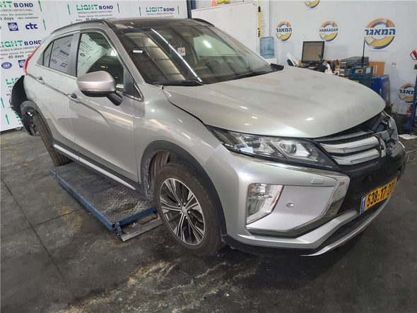 תושבת לוחית רישוי קדמית למיצובישי אקליפס קרוס 2018-2021