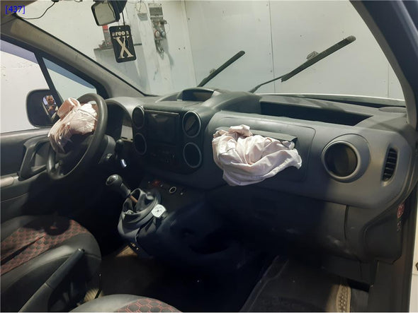 גומיית אטימה לבודי דלת מטען ימין לסיטרואן ברלינגו 2009-2019