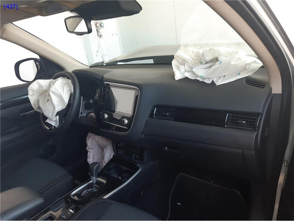 מתג אורות חרום למיצובישי אוטלנדר 2013-2021