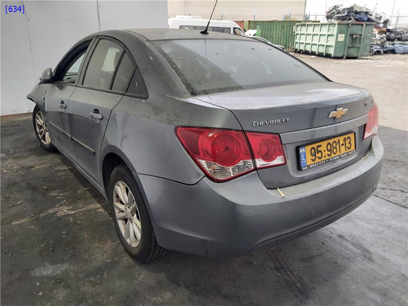 נקבה לחגורת בטיחות אחורית ימין לשברולט קרוז 2013-2016